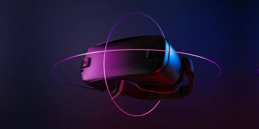 La realidad virtual se diferencia de la realidad aumentada en lo siguiente